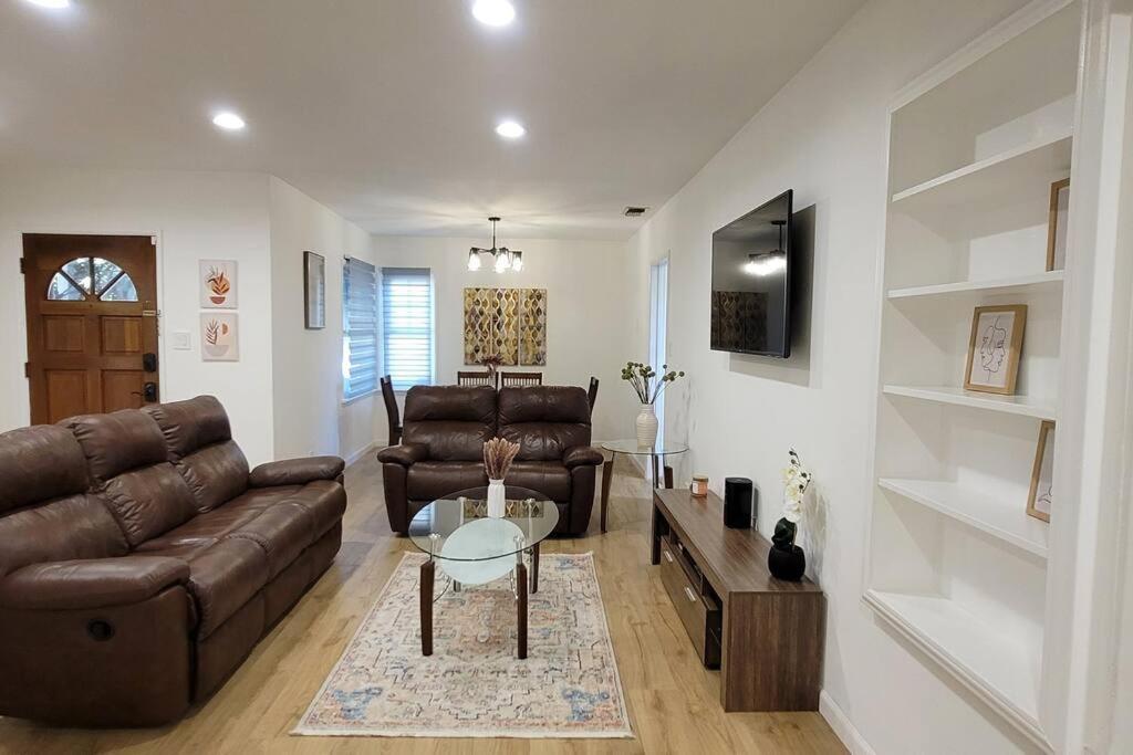 ロサンゼルス Newly Furnished Pool Houseヴィラ エクステリア 写真