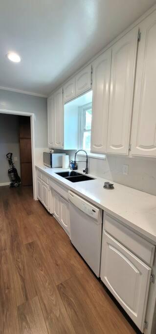 ロサンゼルス Newly Furnished Pool Houseヴィラ エクステリア 写真